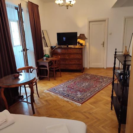 Accommodation Ateneu Palace บูคาเรสต์ ภายนอก รูปภาพ
