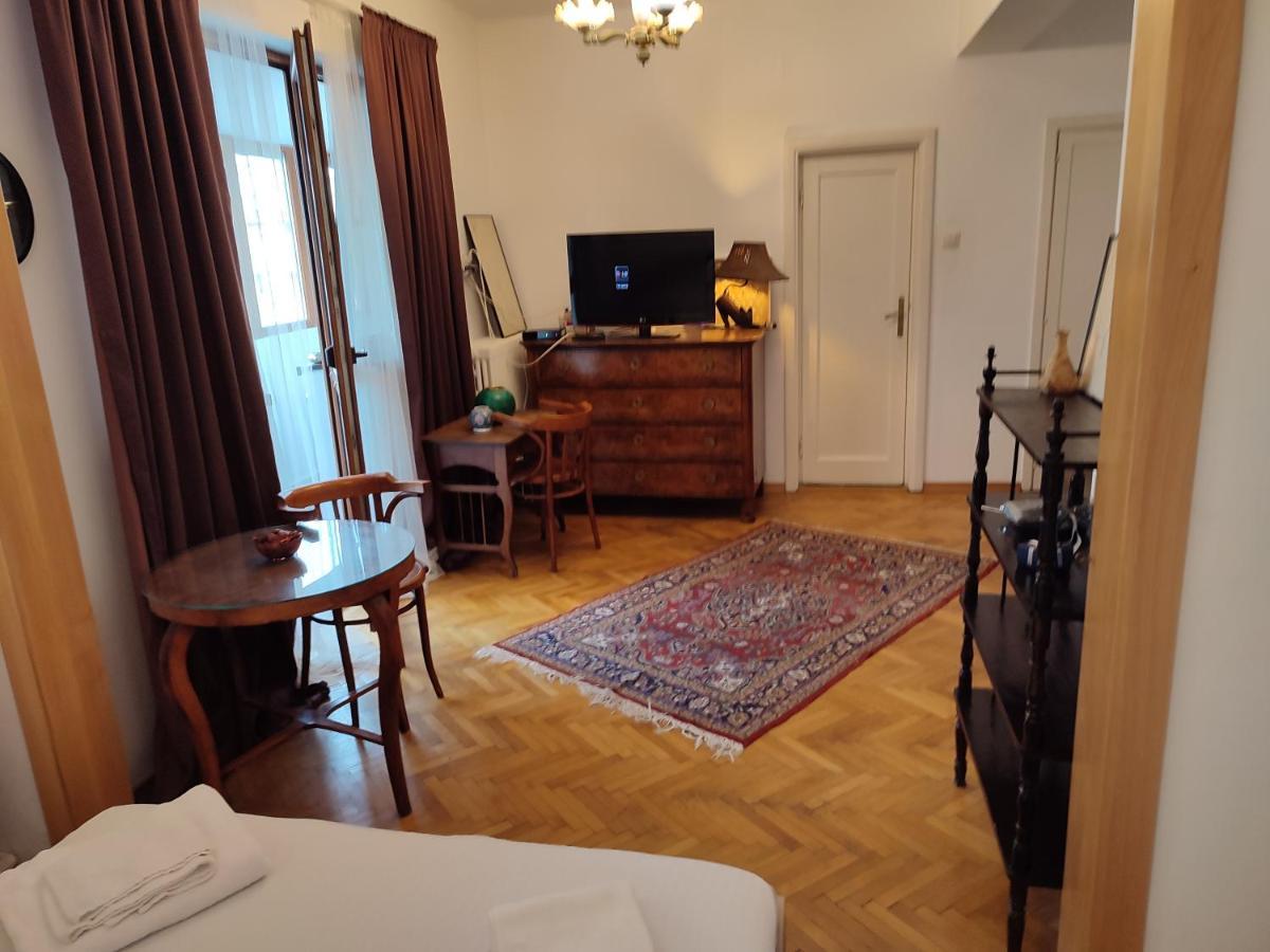 Accommodation Ateneu Palace บูคาเรสต์ ภายนอก รูปภาพ