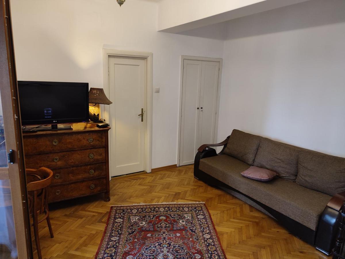 Accommodation Ateneu Palace บูคาเรสต์ ภายนอก รูปภาพ