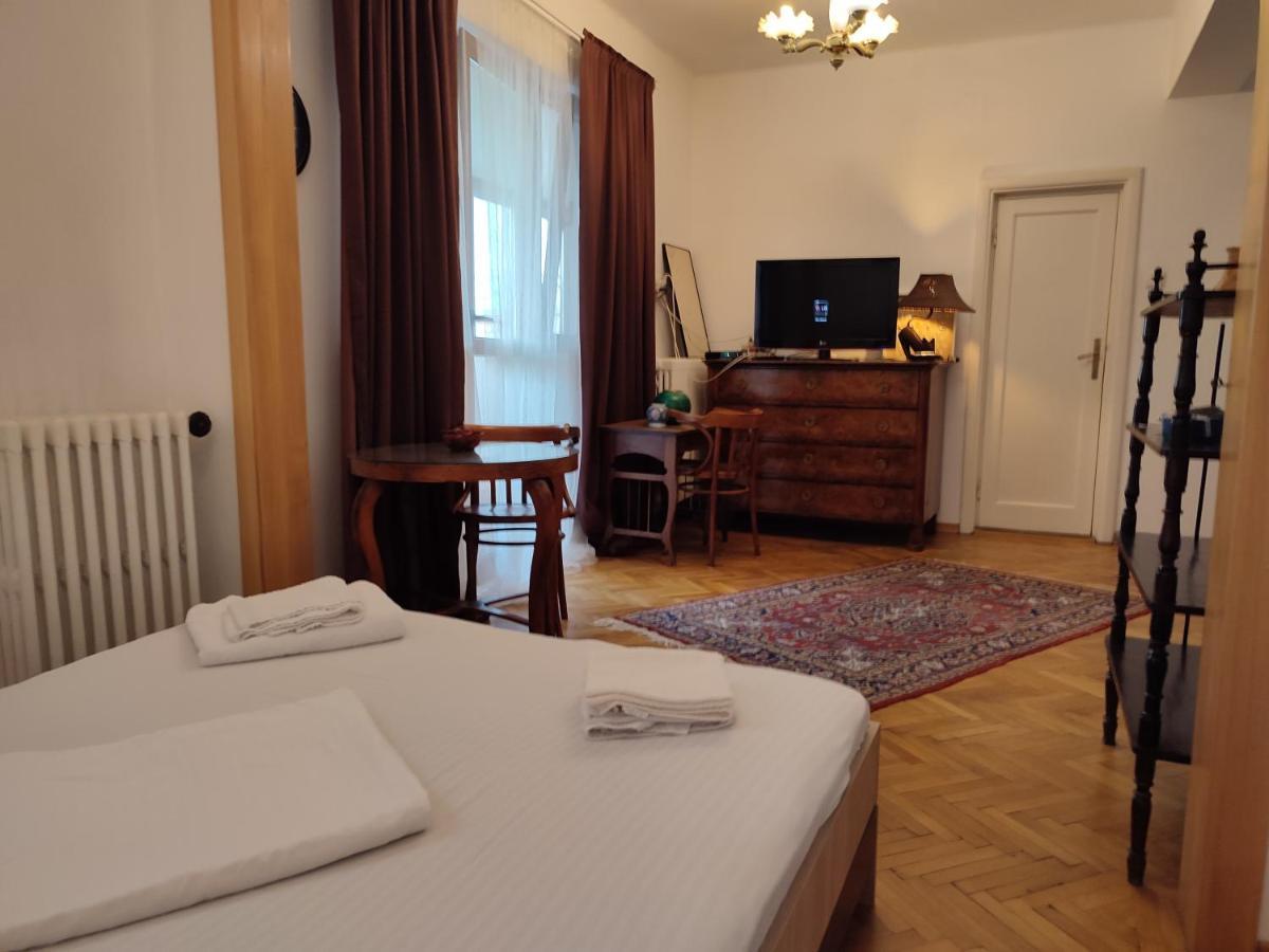 Accommodation Ateneu Palace บูคาเรสต์ ภายนอก รูปภาพ